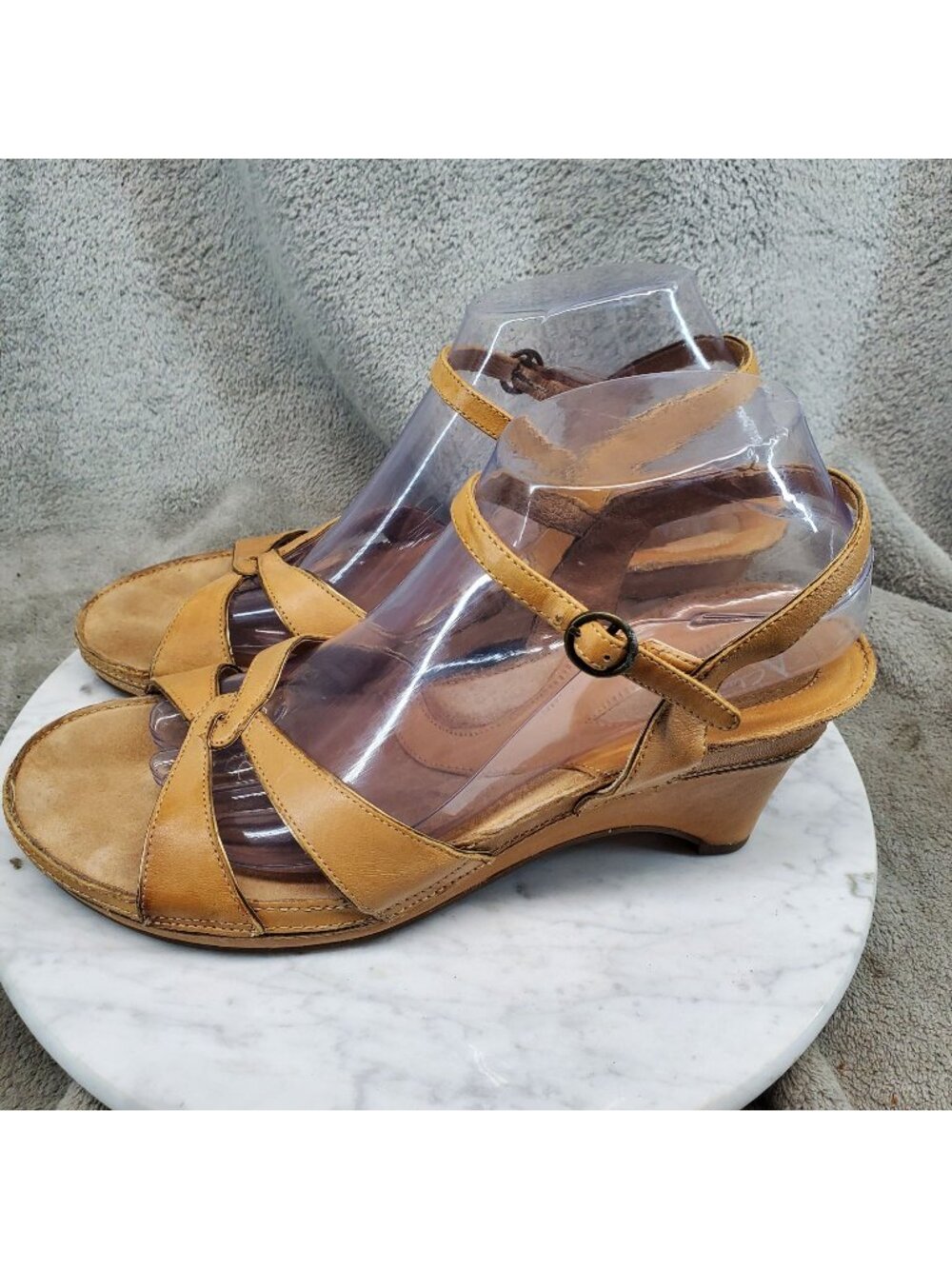 Clarks Shoes Womens Size 9 Brown Leather Artisan Strappy Heeled Sandals *Read*